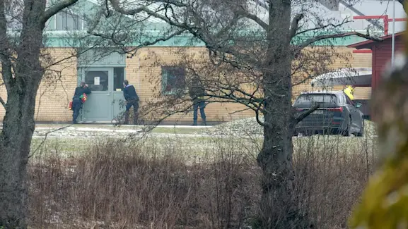 Terror en Suecia: Tiroteo en centro educativo de Örebro deja una decena de muertos, incluido el atacante