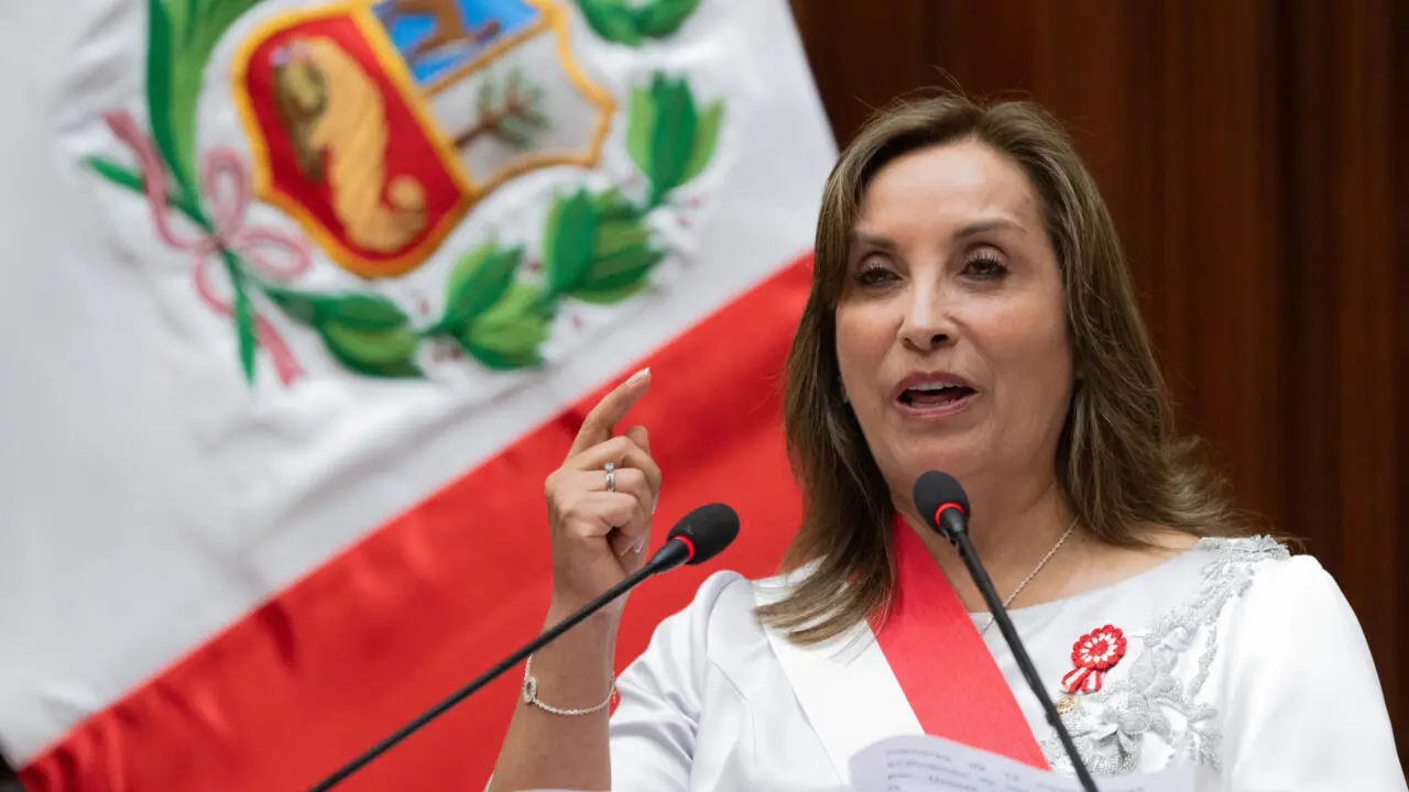 Gobierno de Dina Boluarte enfrenta acusaciones de reglaje, hostigamiento y amenazas de muerte